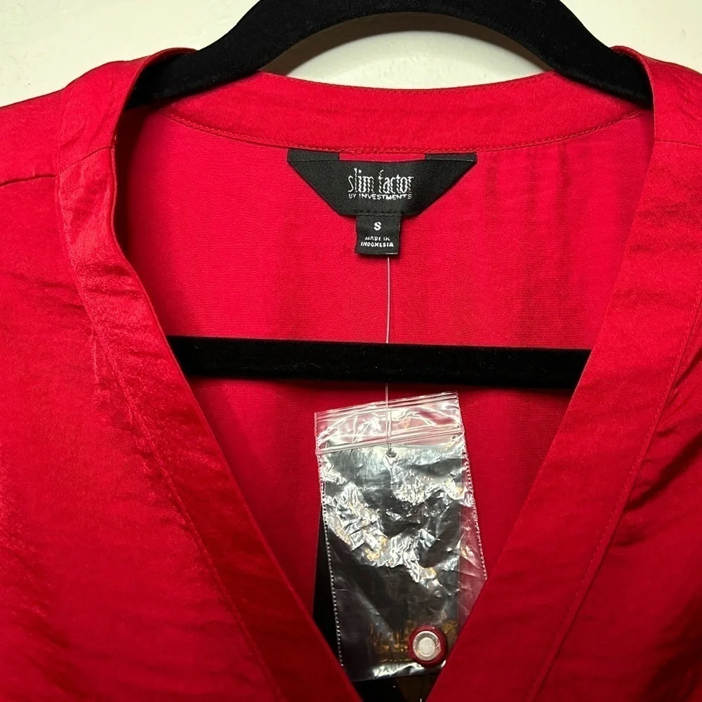 Red Ruffle Sleeve Blouse - Picture 4 of 6